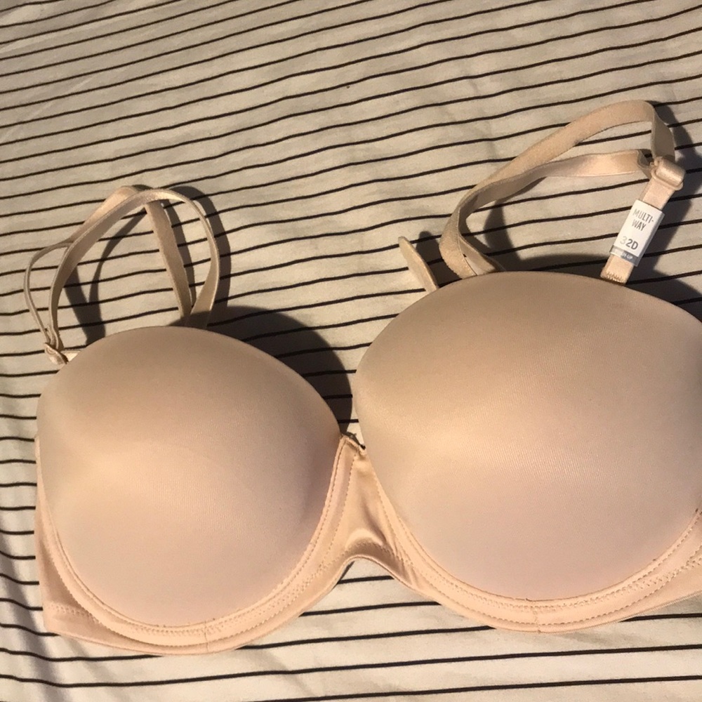 BRAND NEW VICTORIA’s SECRET BRA 32D